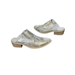Very volatile  Los angeles mule size 6 women's